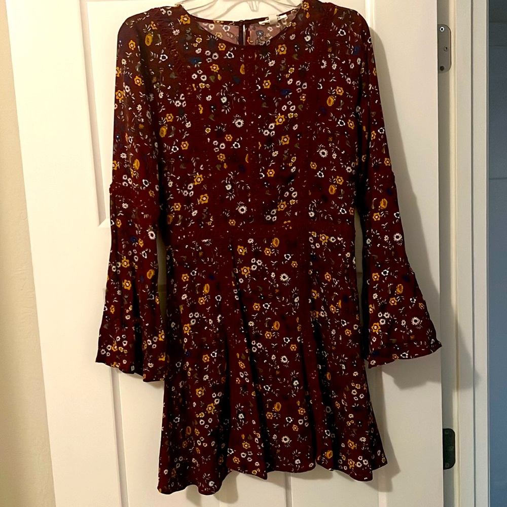 Burgundy floral long sleeve dress, Size M